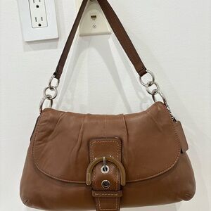 Vintage brown leather coach soho shoulder bag in great condition!